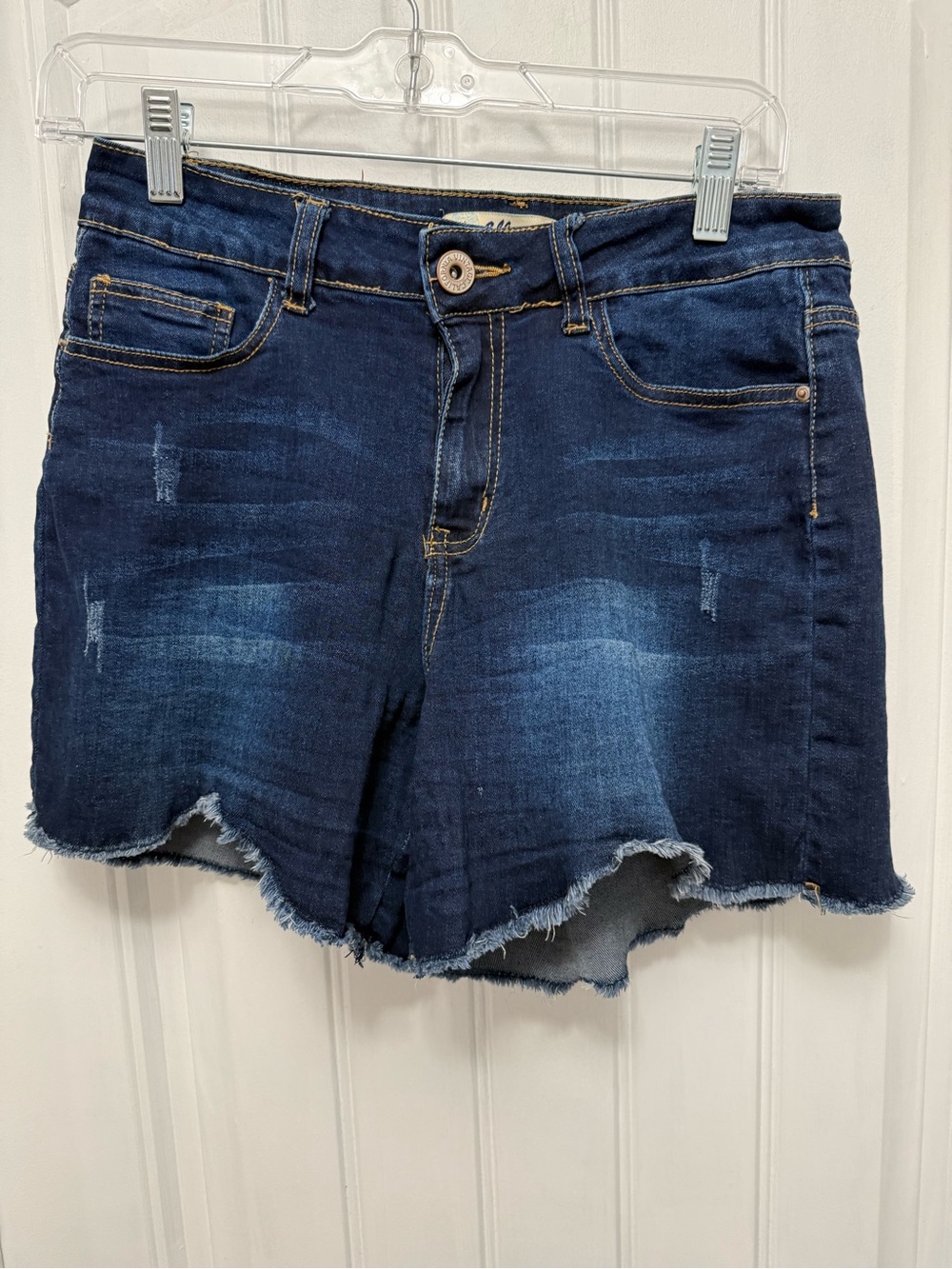 CALIFORNIA VINTAGE ~ WOMANS ~9~ SHORTS ~ BLUE STRETCH DENIM ~ DISTRESSED (22-7)